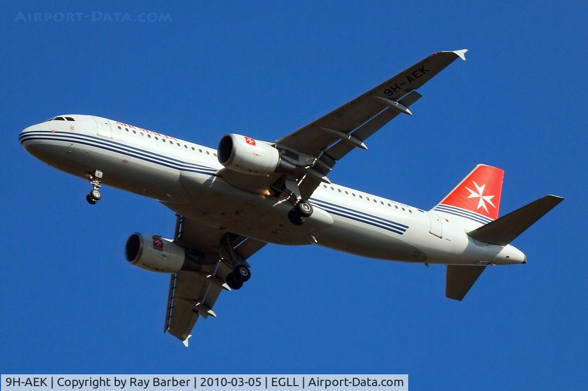 9H-AEK, 2004 Airbus A320-211 C/N 2291, Airbus A320-214 [2291] (Air Malta) Home~G 05/03/2010. On approach 27R.