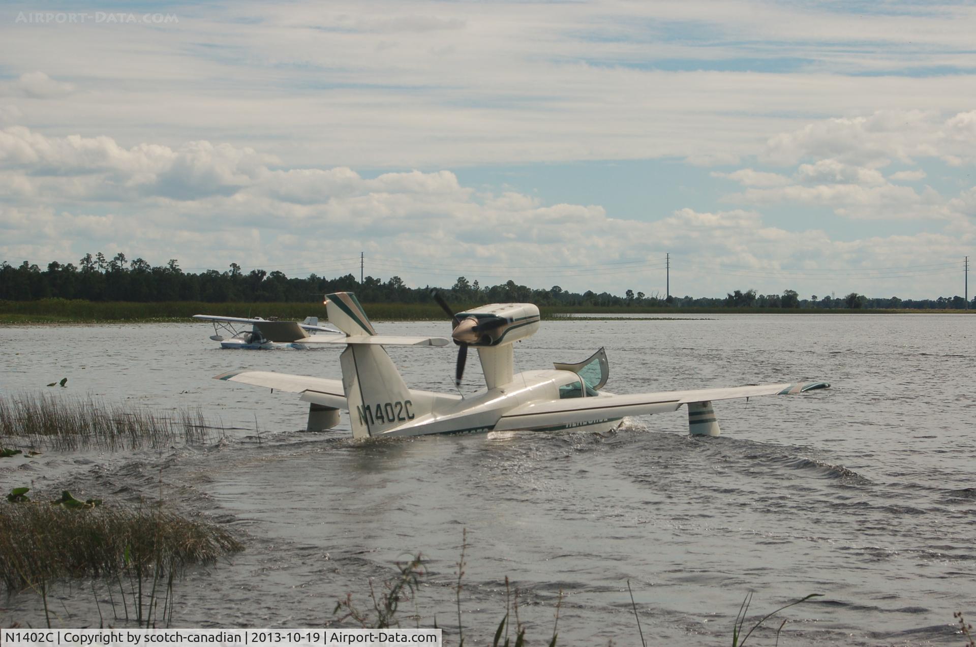 N1402C, 1984 Aerofab Inc Lake LA-4-250 C/N 15, 1984 Aerofab Inc LAKE LA-4-250, N1402C, at Lake Ashton, Lake Wales, FL