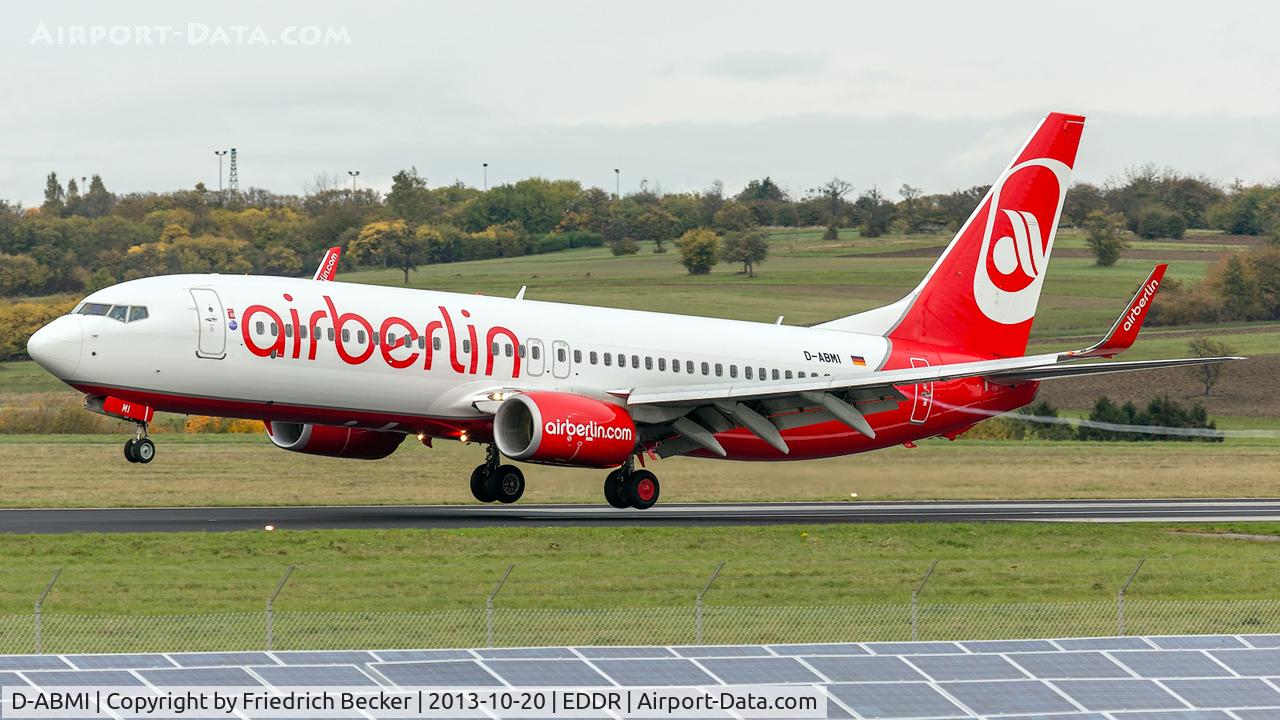 D-ABMI, 2012 Boeing 737-86J C/N 37770, moments prior touchdown