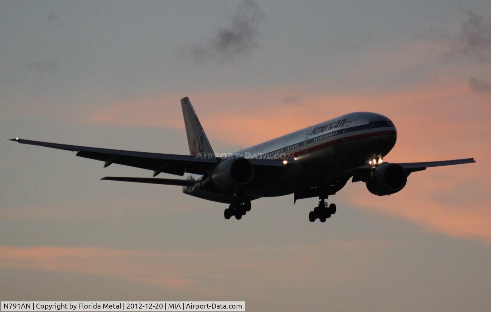 N791AN, 2000 Boeing 777-223/ER C/N 30254, American 777-200
