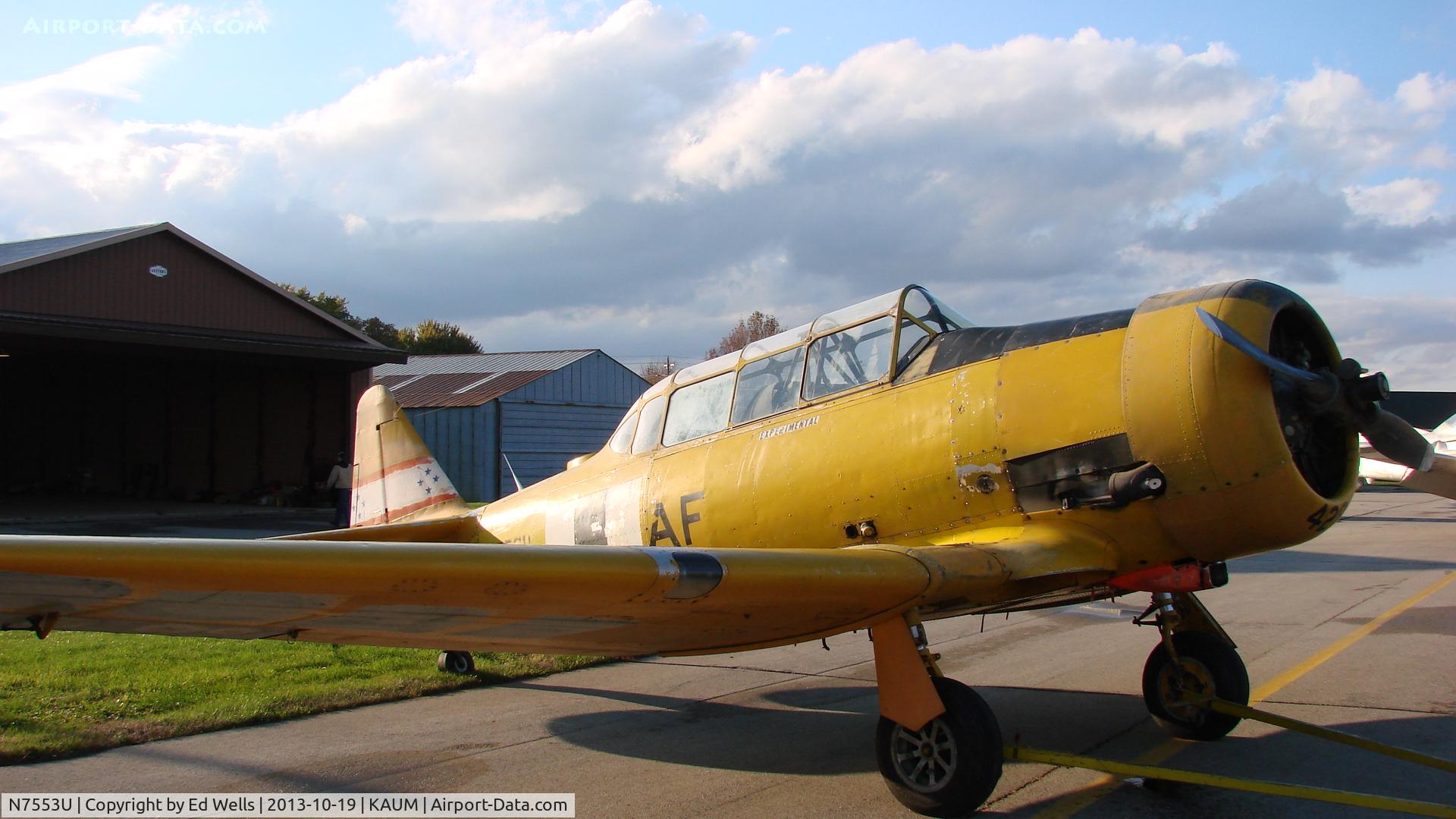N7553U, 1952 North American Harvard 4 C/N 20365, 1st time out in daylight for many years.