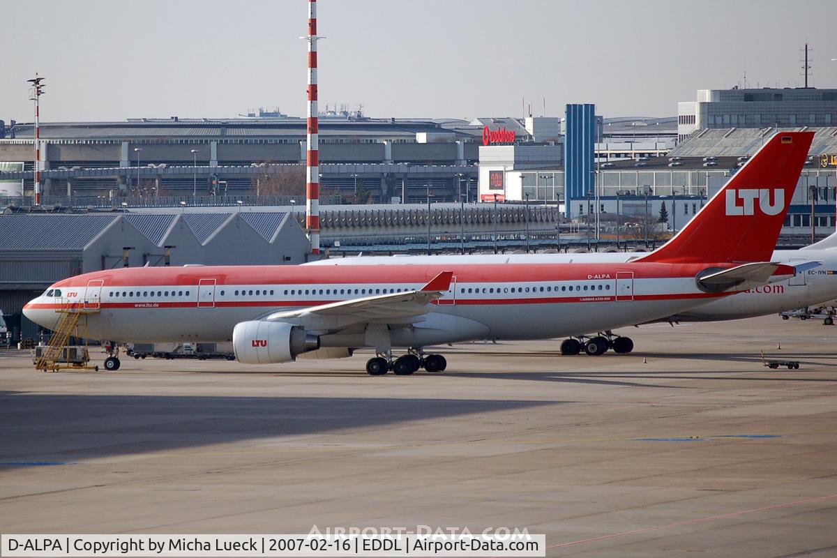 D-ALPA, 2001 Airbus A330-223 C/N 403, At Düsseldorf