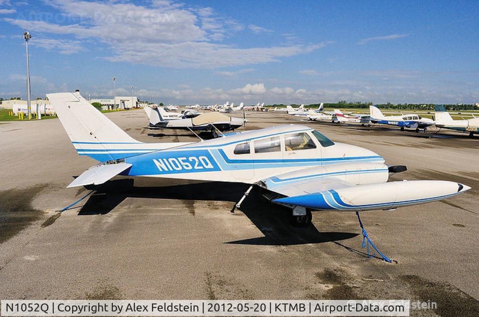N1052Q, 1963 Cessna 310H C/N 310H0052, Tamiami