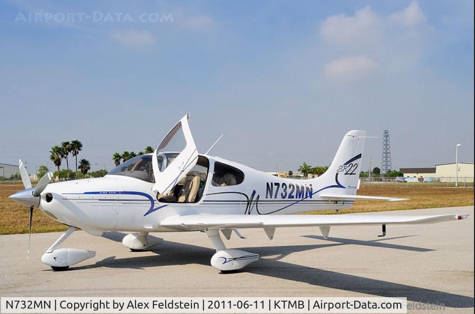 N732MN, 2001 Cirrus SR22 C/N 0131, Tamiami
