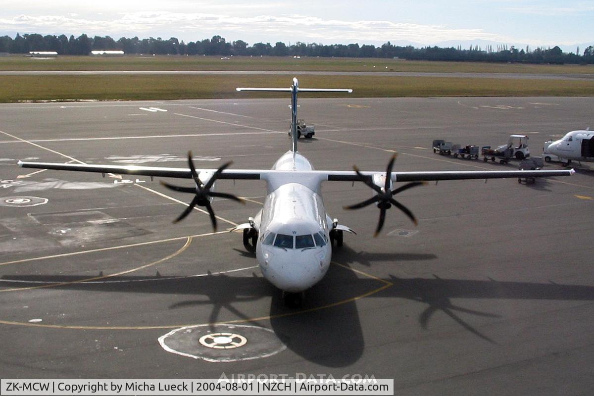 ZK-MCW, 2000 ATR 72-212A C/N 646, At Christchurch