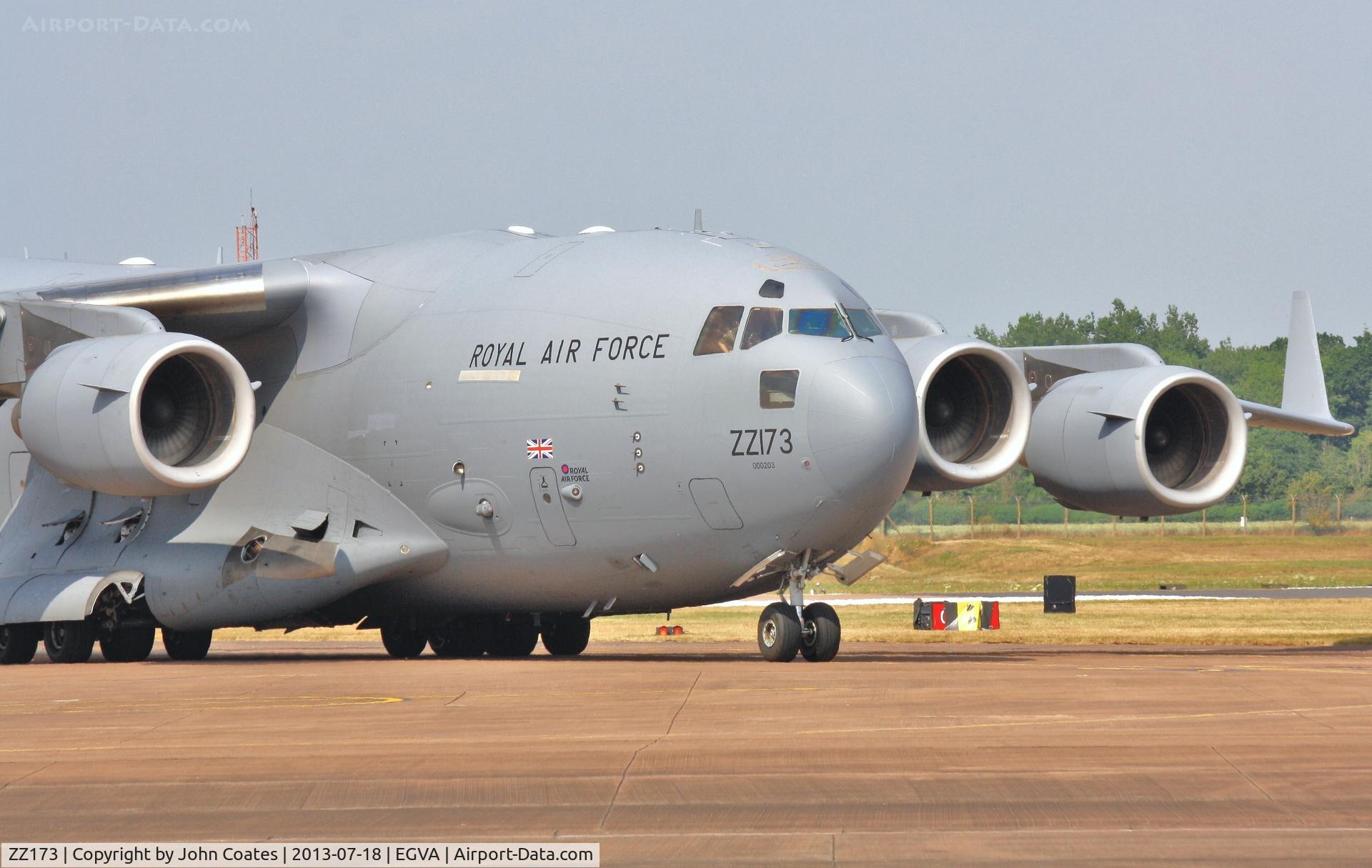 ZZ173, 2001 Boeing C-17A Globemaster III C/N F-080, Taxiing close by on arrival at RIAT