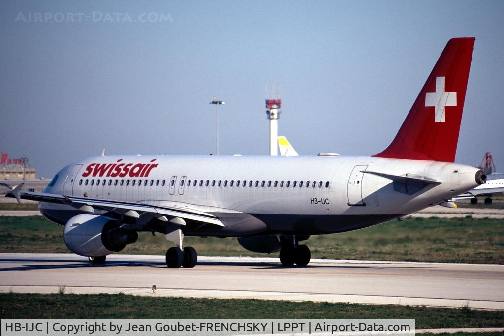 HB-IJC, 1995 Airbus A320-214 C/N 548, 