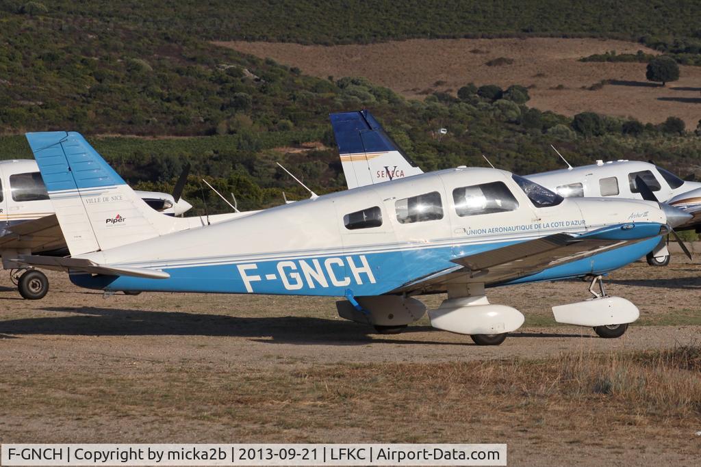 F-GNCH, Piper PA-28-181 Archer C/N 28-43074, Parked