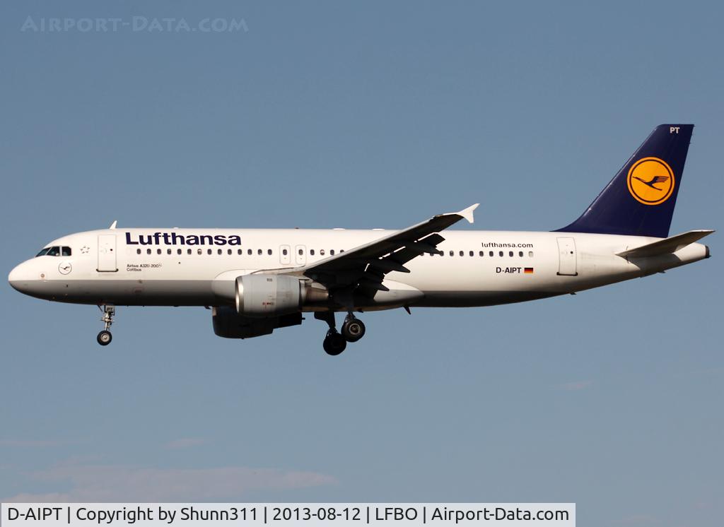 D-AIPT, 1990 Airbus A320-211 C/N 117, Landing rwy 32R