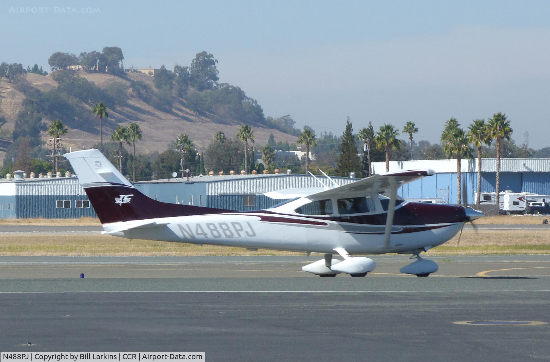 N488PJ, 2004 Cessna T182T Turbo Skylane C/N T18208333, Taxiing for takeoff.