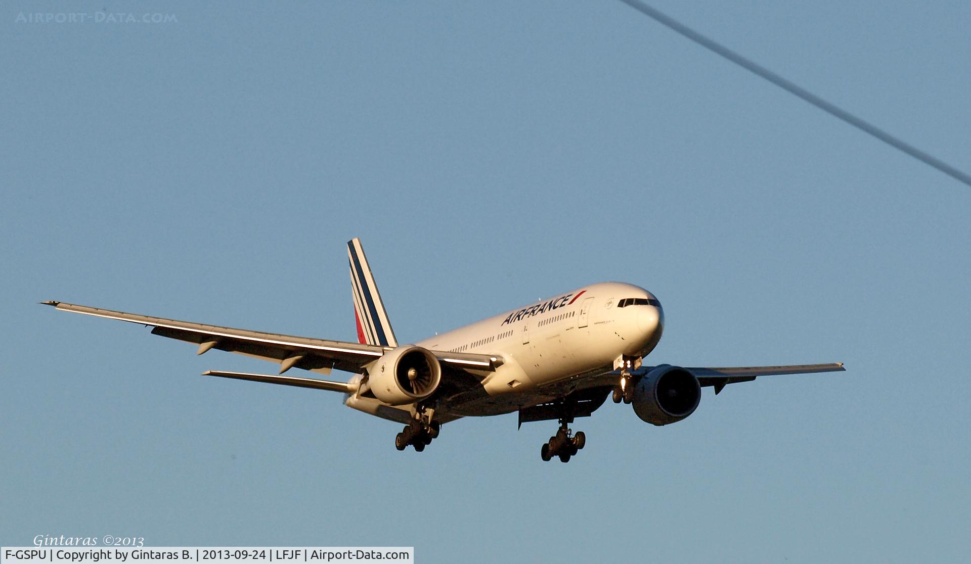 F-GSPU, 2002 Boeing 777-228/ER C/N 32309, Going to a landing on 22L @ JFK