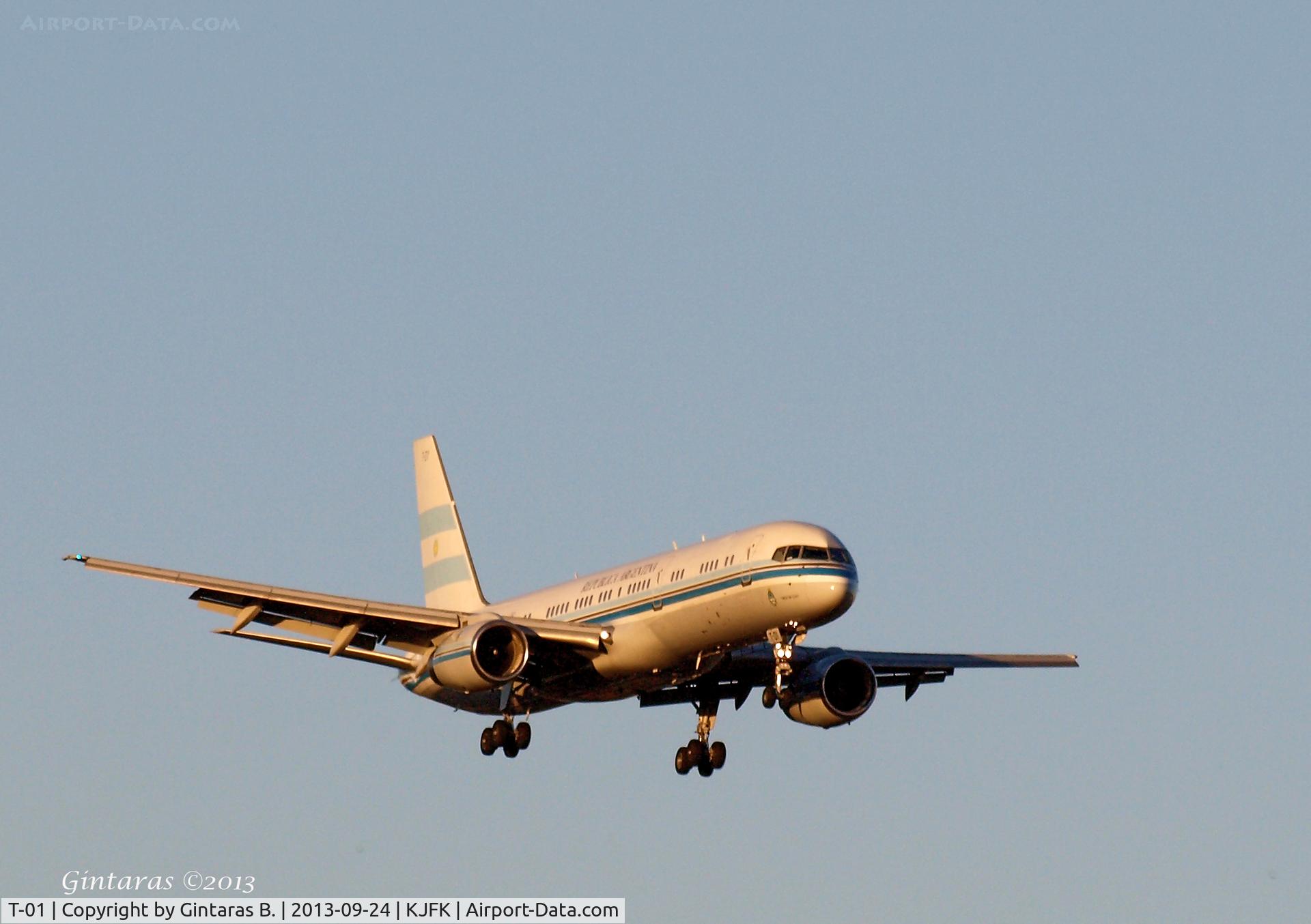 T-01, 1992 Boeing 757-23A C/N 25487/470, Government Of Argentina Aircraft going to a landing on 22L @ JFK