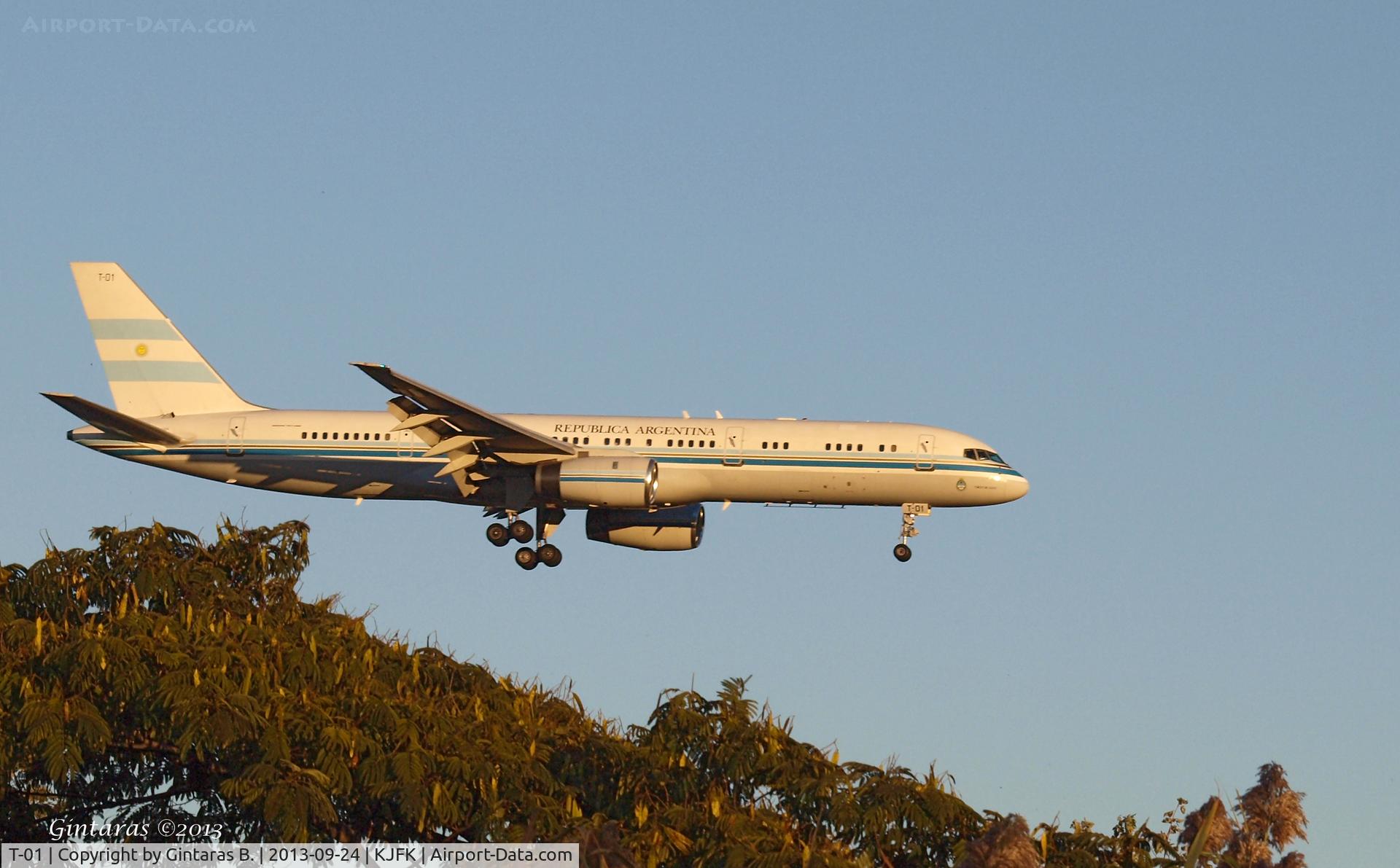 T-01, 1992 Boeing 757-23A C/N 25487/470, Government Of Argentina Aircraft going to a landing on 22L @ JFK