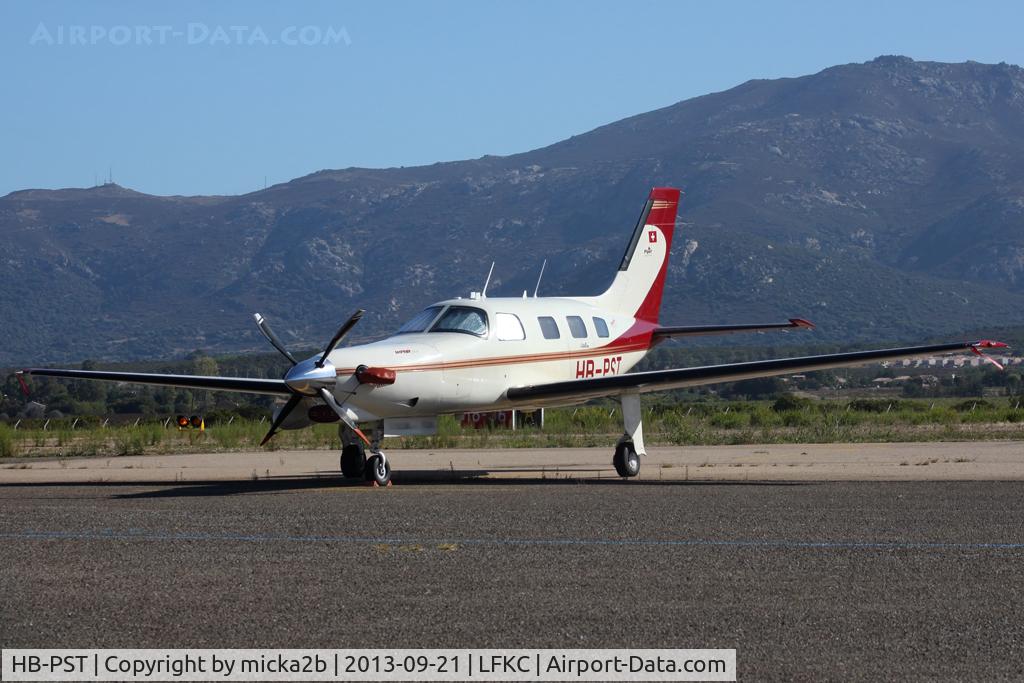 HB-PST, 1998 Piper PA-46-350P Malibu Mirage C/N 4636142, Parked