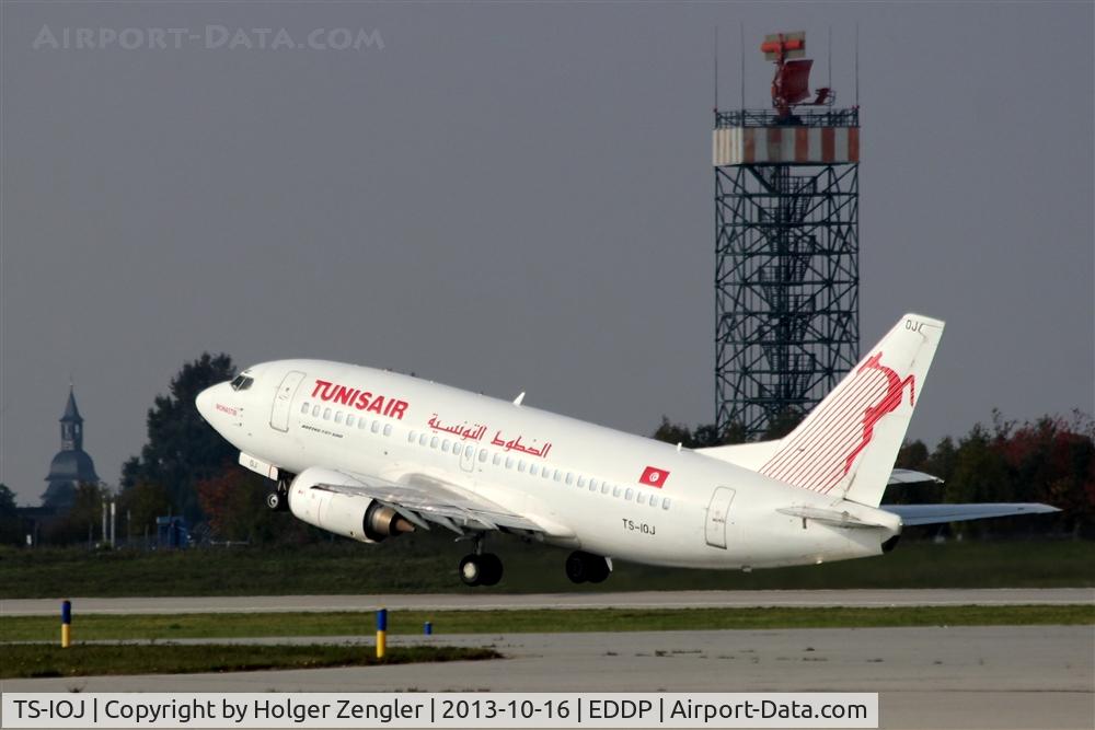 TS-IOJ, 1995 Boeing 737-5H3 C/N 27912, Lift-off at old tower.....