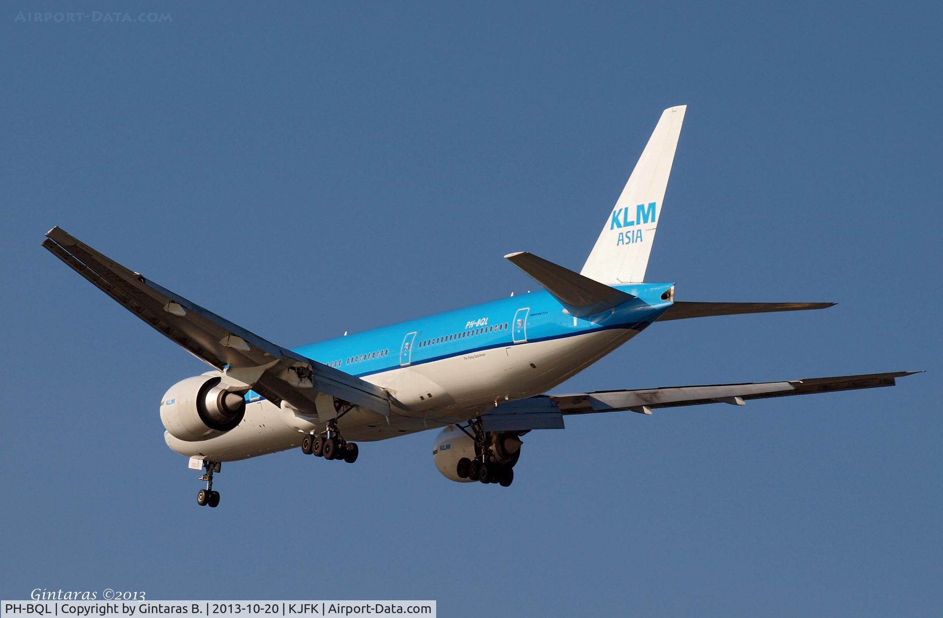 PH-BQL, 2006 Boeing 777-206/ER C/N 34711, Going to a landing on 31R @ JFK