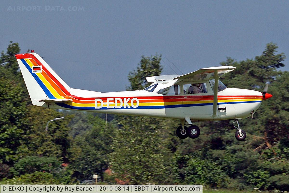 D-EDKO, 1963 Cessna 172D Skyhawk C/N 17249967, Cessna 172D Skyhawk [172-49967] Schaffen-Diest~OO 14/08/2010