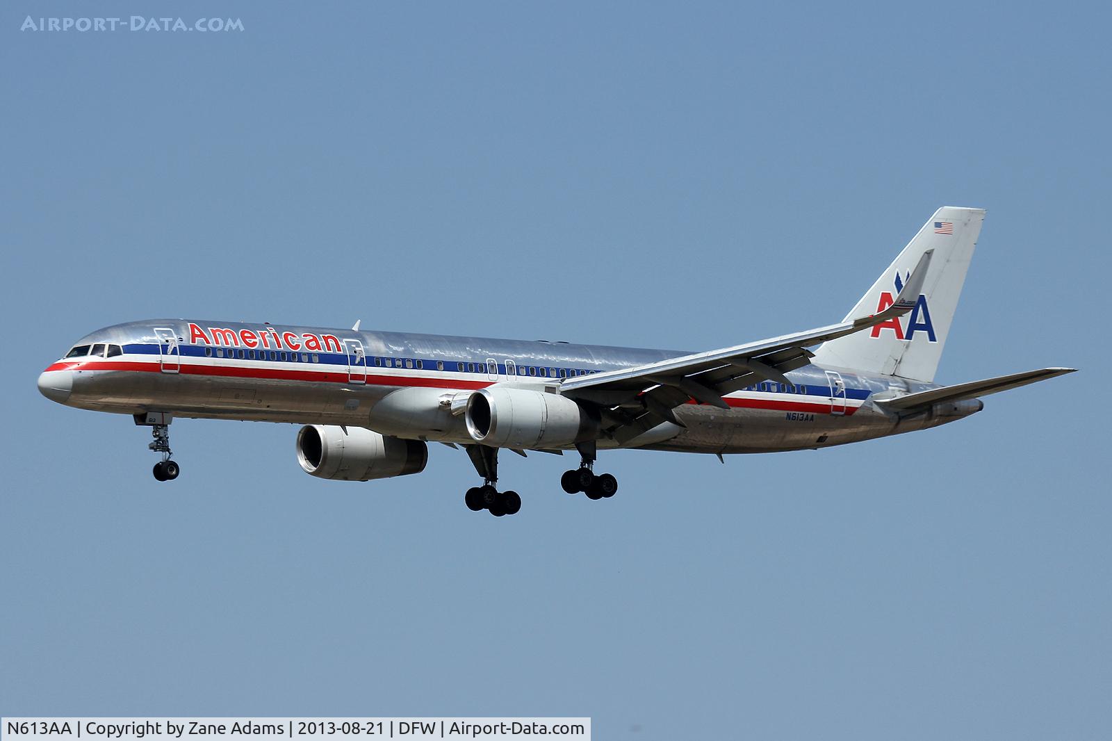 N613AA, 1989 Boeing 757-223 C/N 24489, Landing at DFW Airport