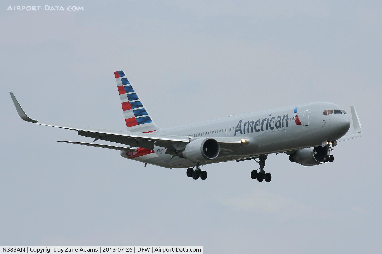 N383AN, 1993 Boeing 767-323 C/N 26995, Landing at DFW Airport