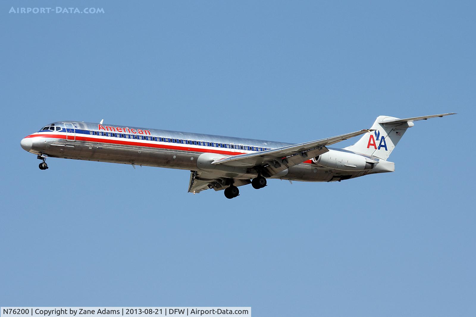 N76200, 1992 McDonnell Douglas MD-83 (DC-9-83) C/N 53290, Landing at DFW Airport