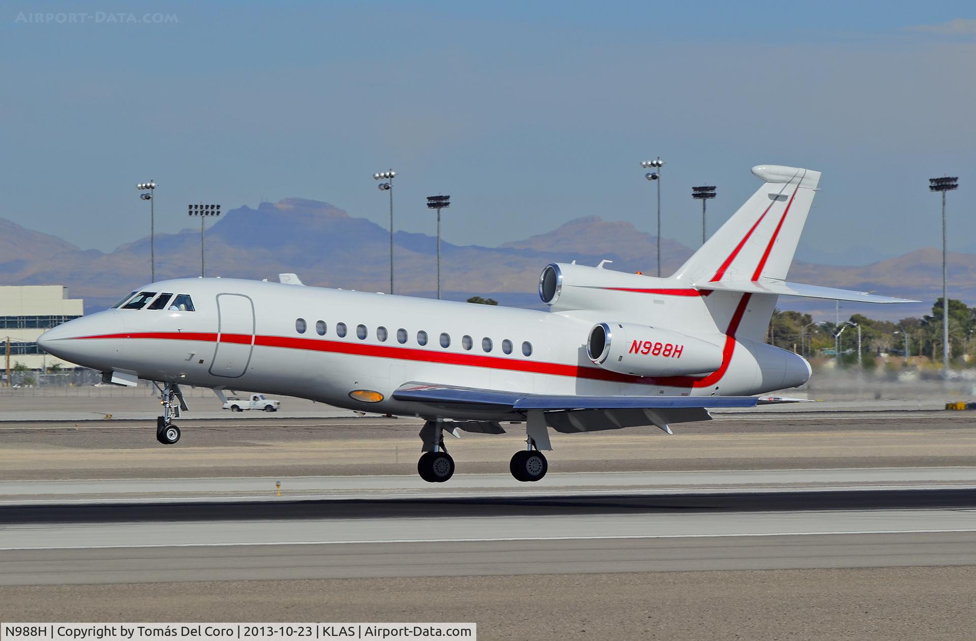 N988H, 2003 Dassault Falcon 900EX C/N 125, N988H   2003 Dassault FALCON 900 EX C/N 125

Las Vegas - McCarran International (LAS / KLAS)
USA - Nevada, October 23, 2013
Photo: Tomás Del Coro