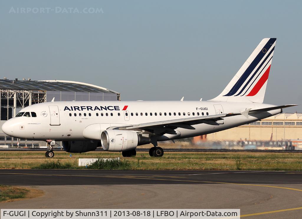 F-GUGI, 2004 Airbus A318-111 C/N 2350, Taxiing holding point rwy 32R for departure in modified new c/s
