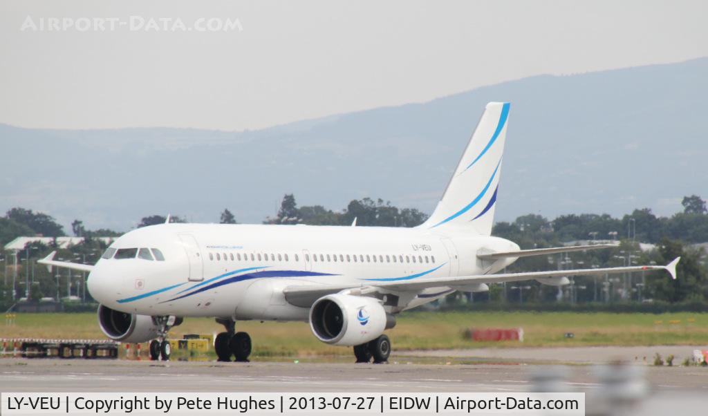 LY-VEU, 2000 Airbus A319-112 C/N 1283, LY-VEU on the ramp at Dublin