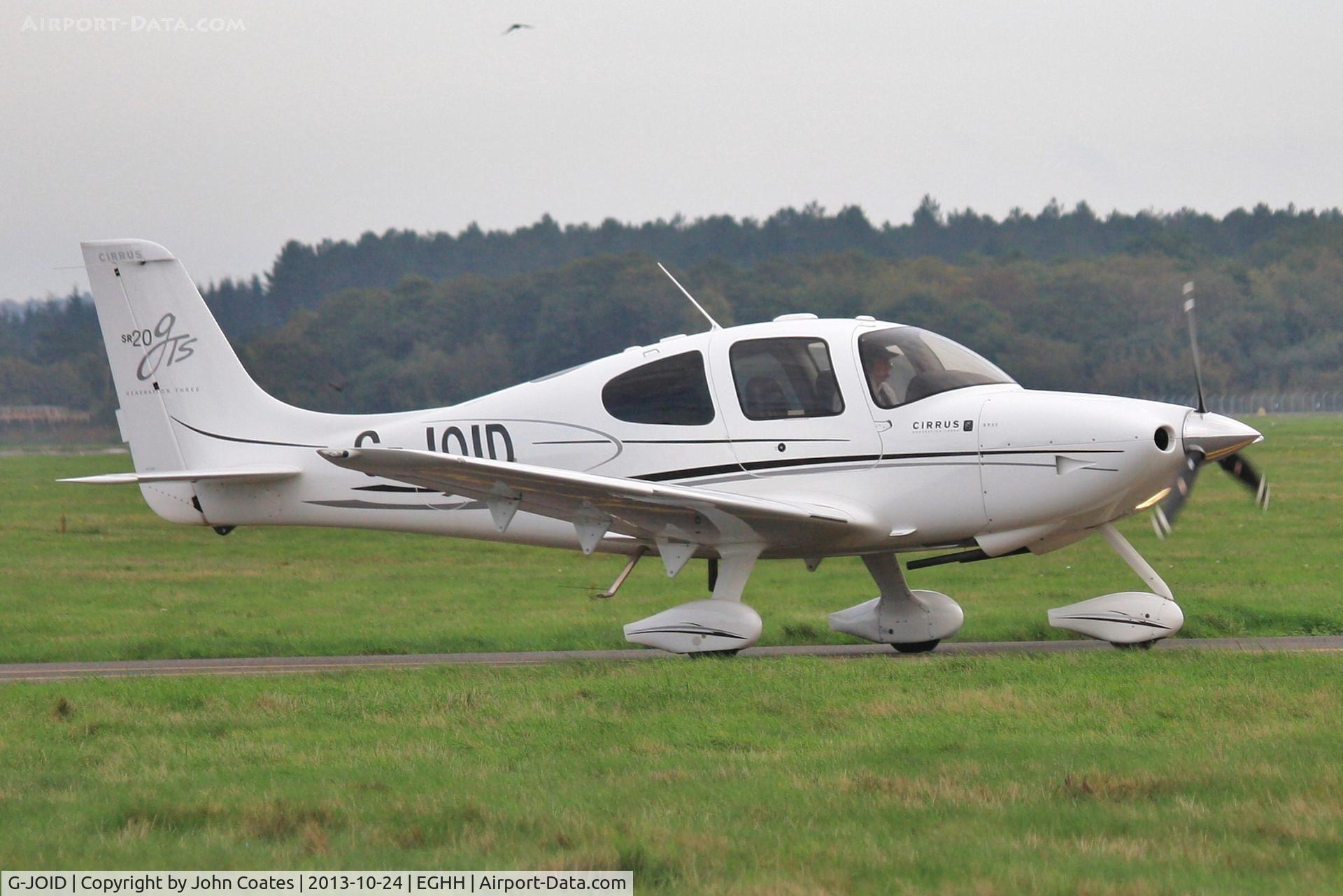 G-JOID, 2008 Cirrus SR20 G3 GTS C/N 1910, Waiting to depart 08
