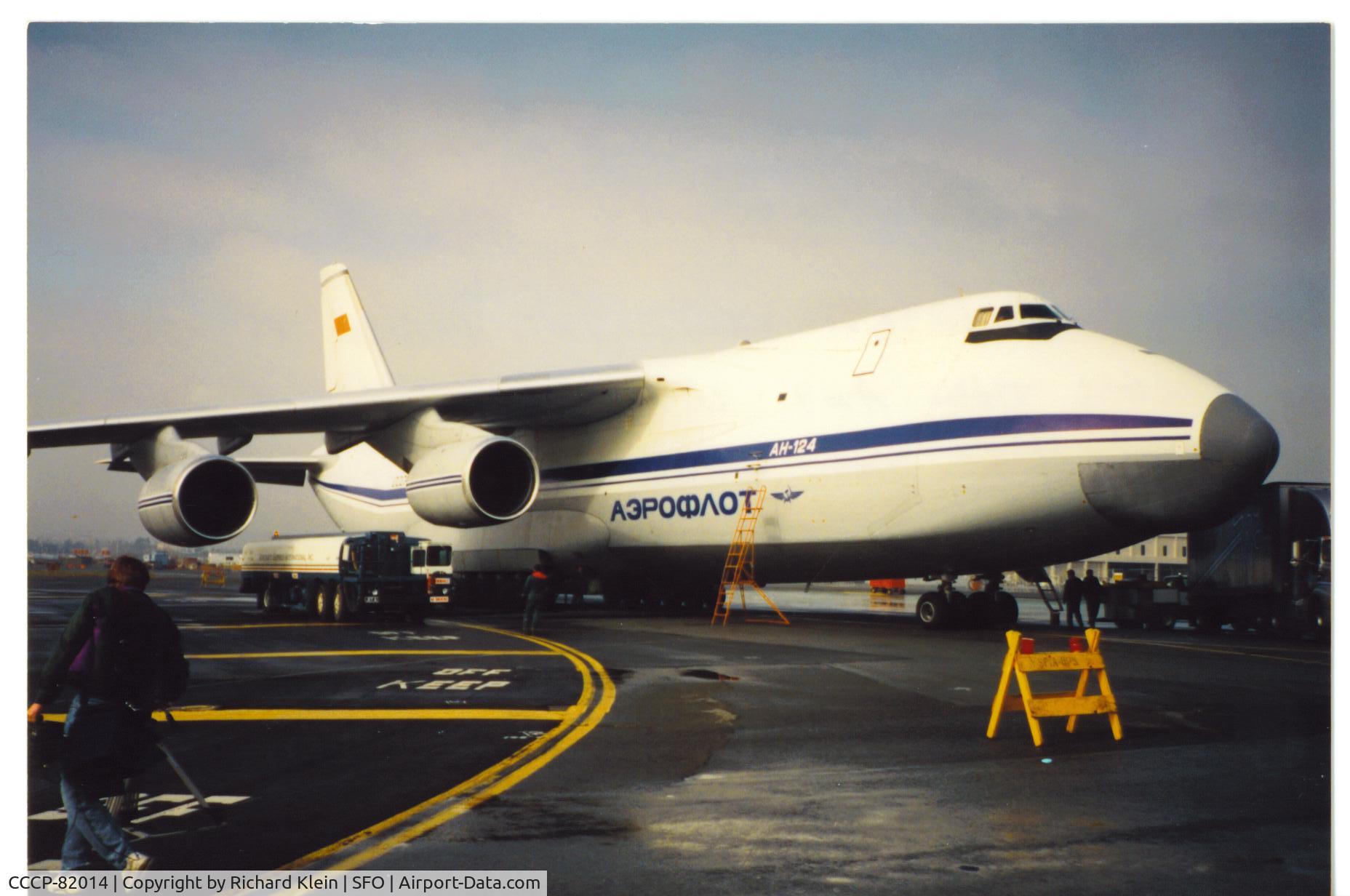 CCCP-82014, 1987 Antonov An-124-100 Ruslan C/N 9773054732039, Loading Humanitarian Aid in San Francisco in January 1992.
