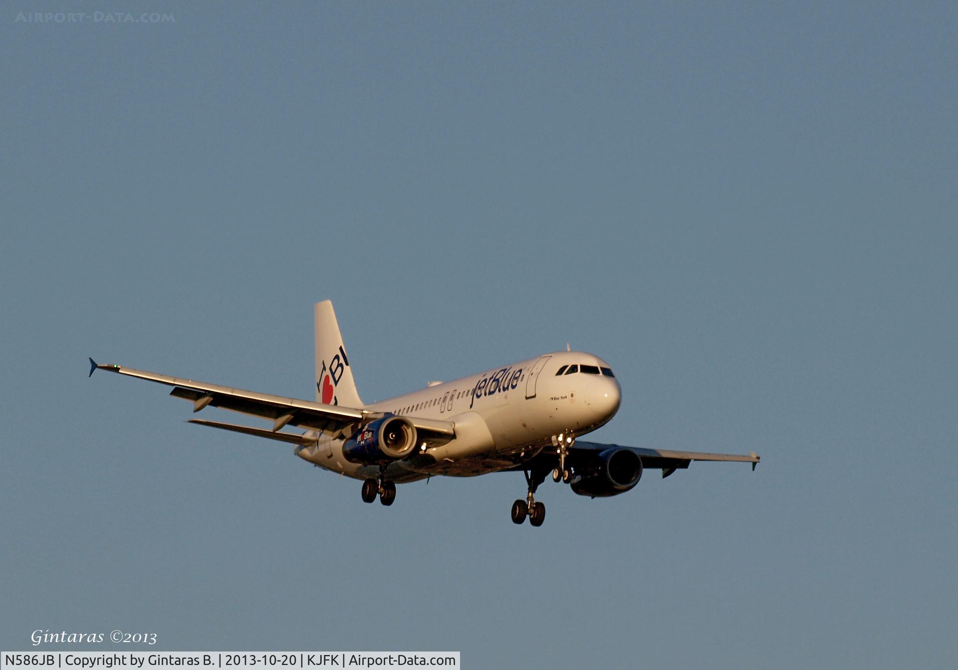 N586JB, 2004 Airbus A320-232 C/N 2160, 
