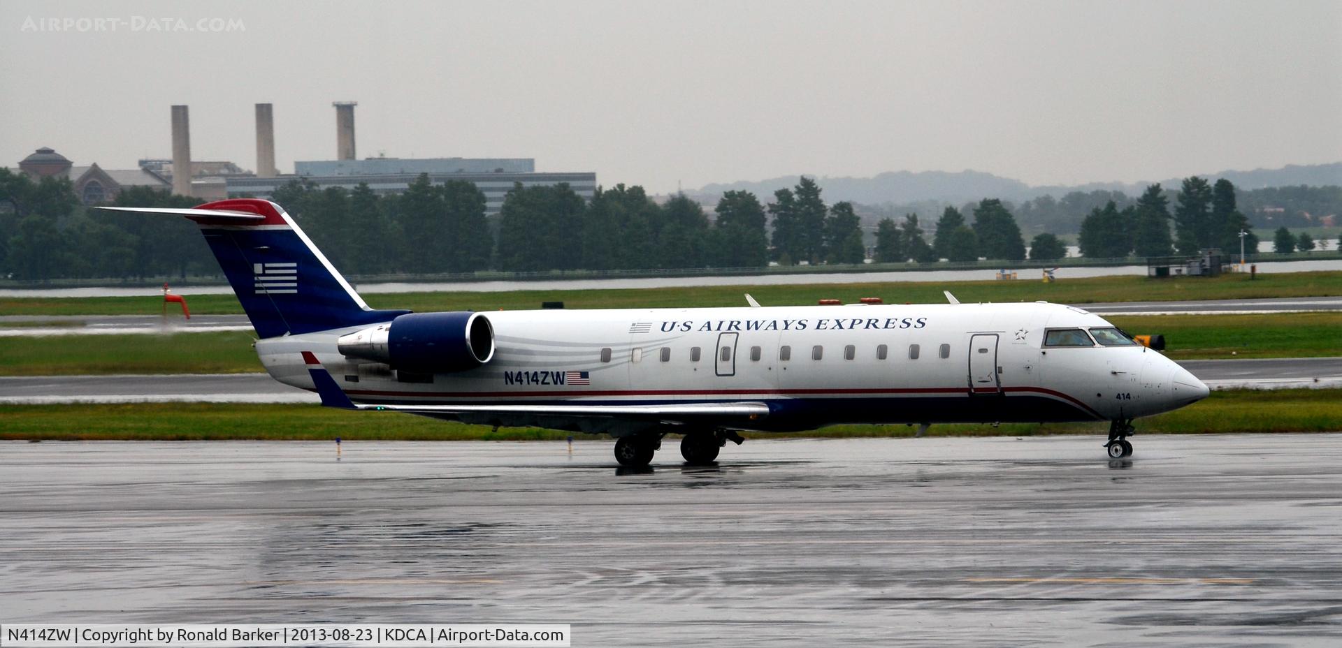 N414ZW, 2001 Bombardier CRJ-200LR (CL-600-2B19) C/N 7586, Taxi National