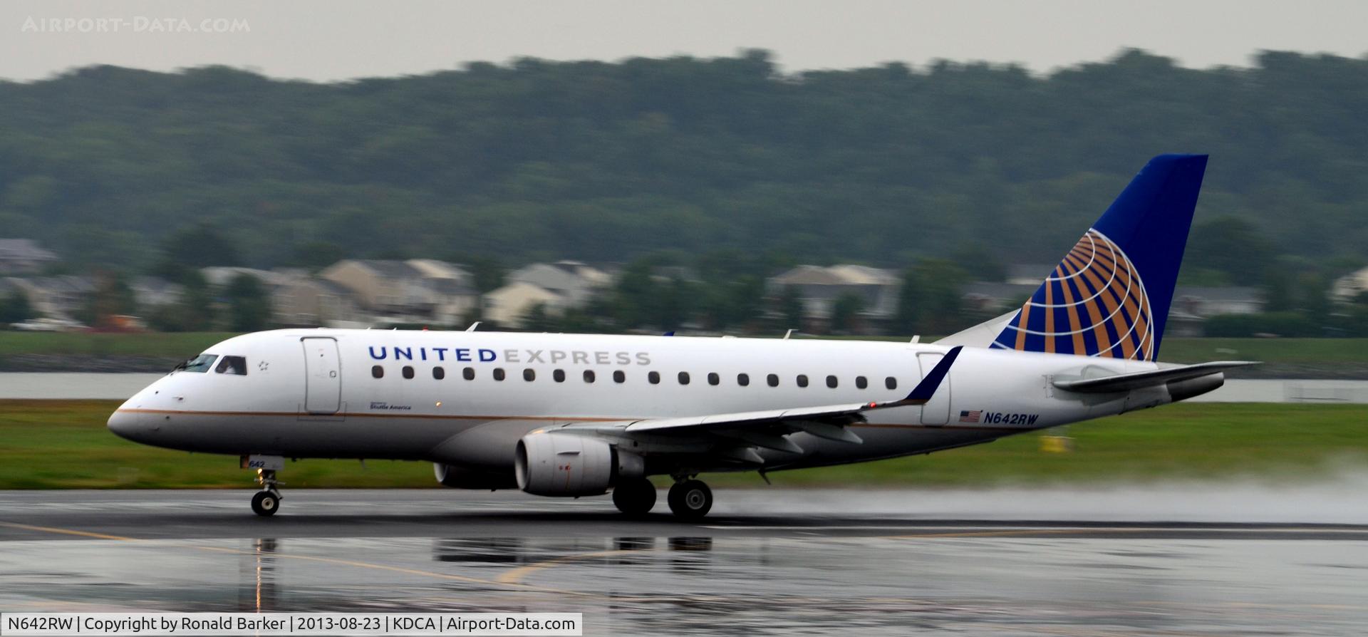 N642RW, 2004 Embraer 170SE (ERJ-170-100SE) C/N 17000063, Takeoff National