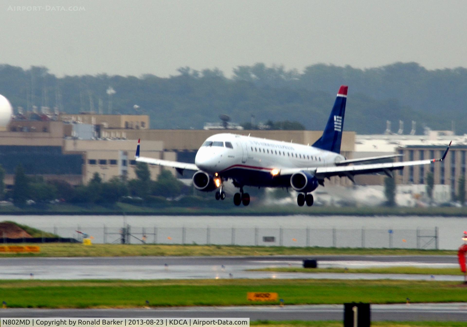 N802MD, 2004 Embraer 170SU (ERJ-170-100SU) C/N 17000013, Short final National