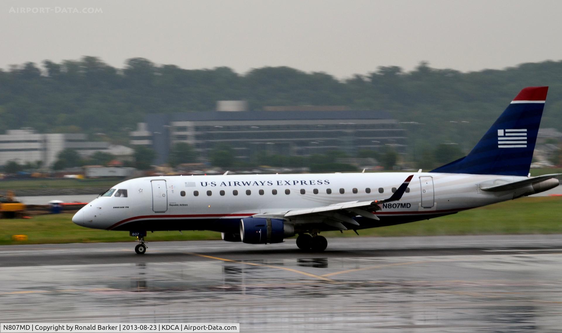 N807MD, 2004 Embraer 170SU (ERJ-170-100SU) C/N 17000020, Landing roll National