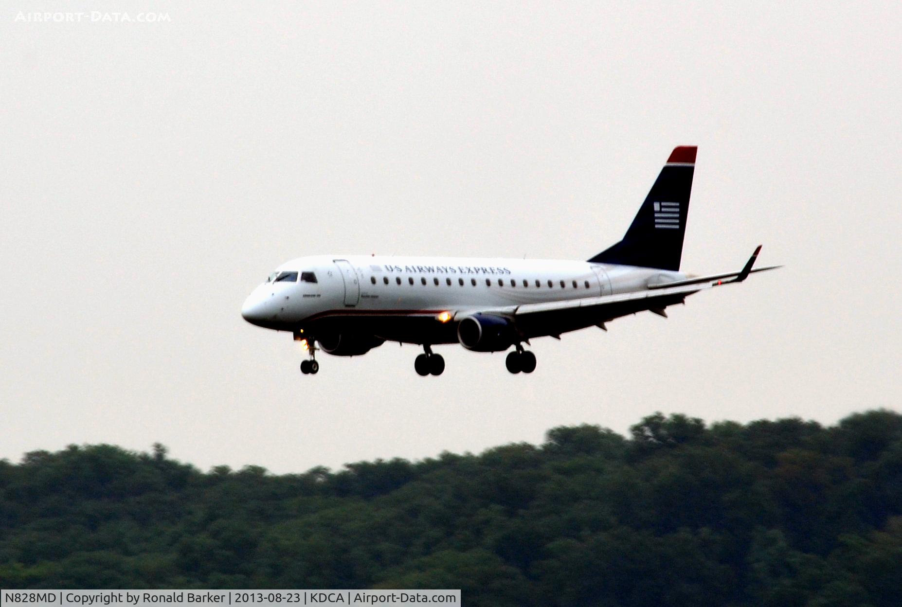 N828MD, 2005 Embraer 170SU (ERJ-170-100SU) C/N 17000048, Landing approach  National