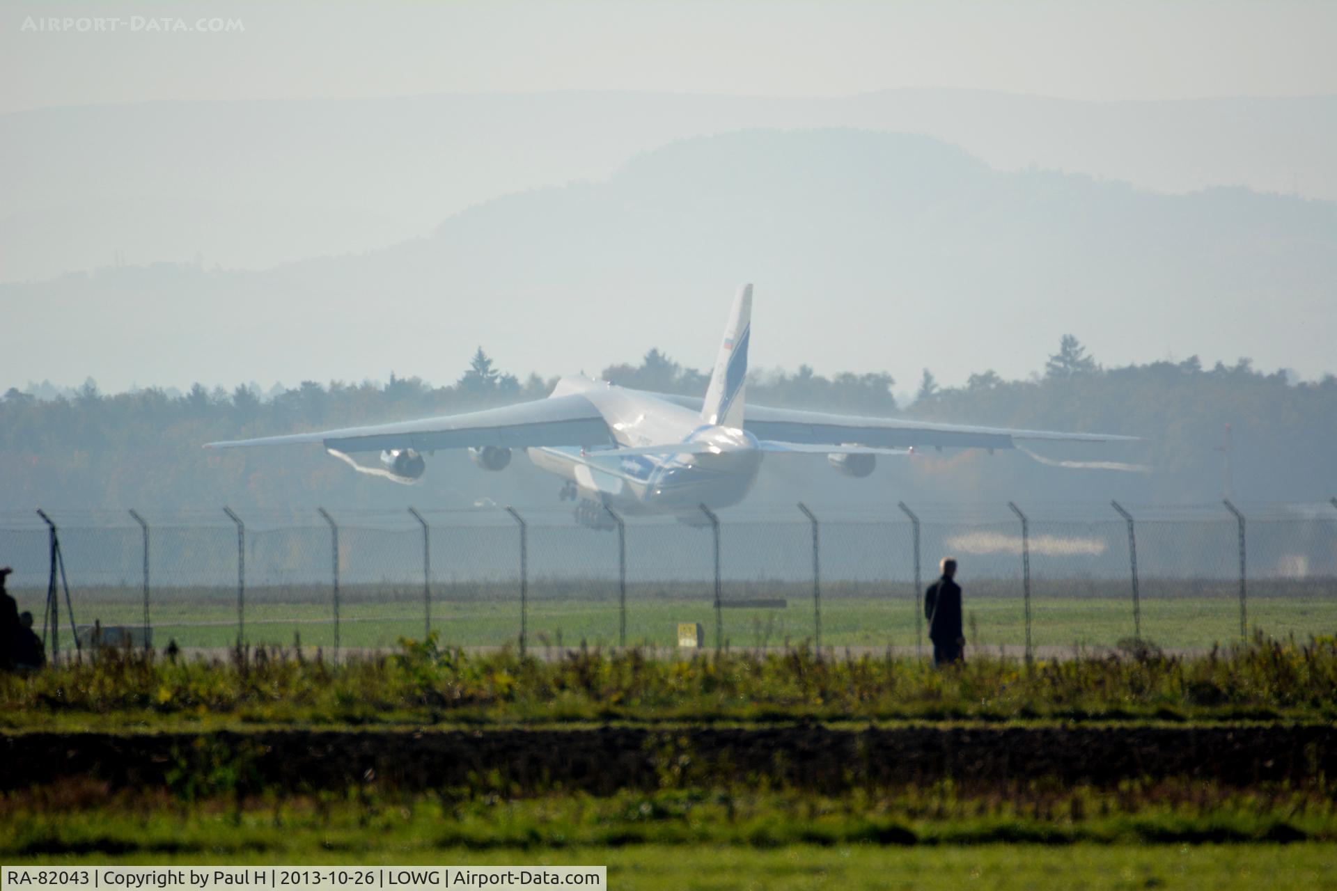 RA-82043, 1990 Antonov An-124-100 Ruslan C/N 9773054155101/0607, Take-off