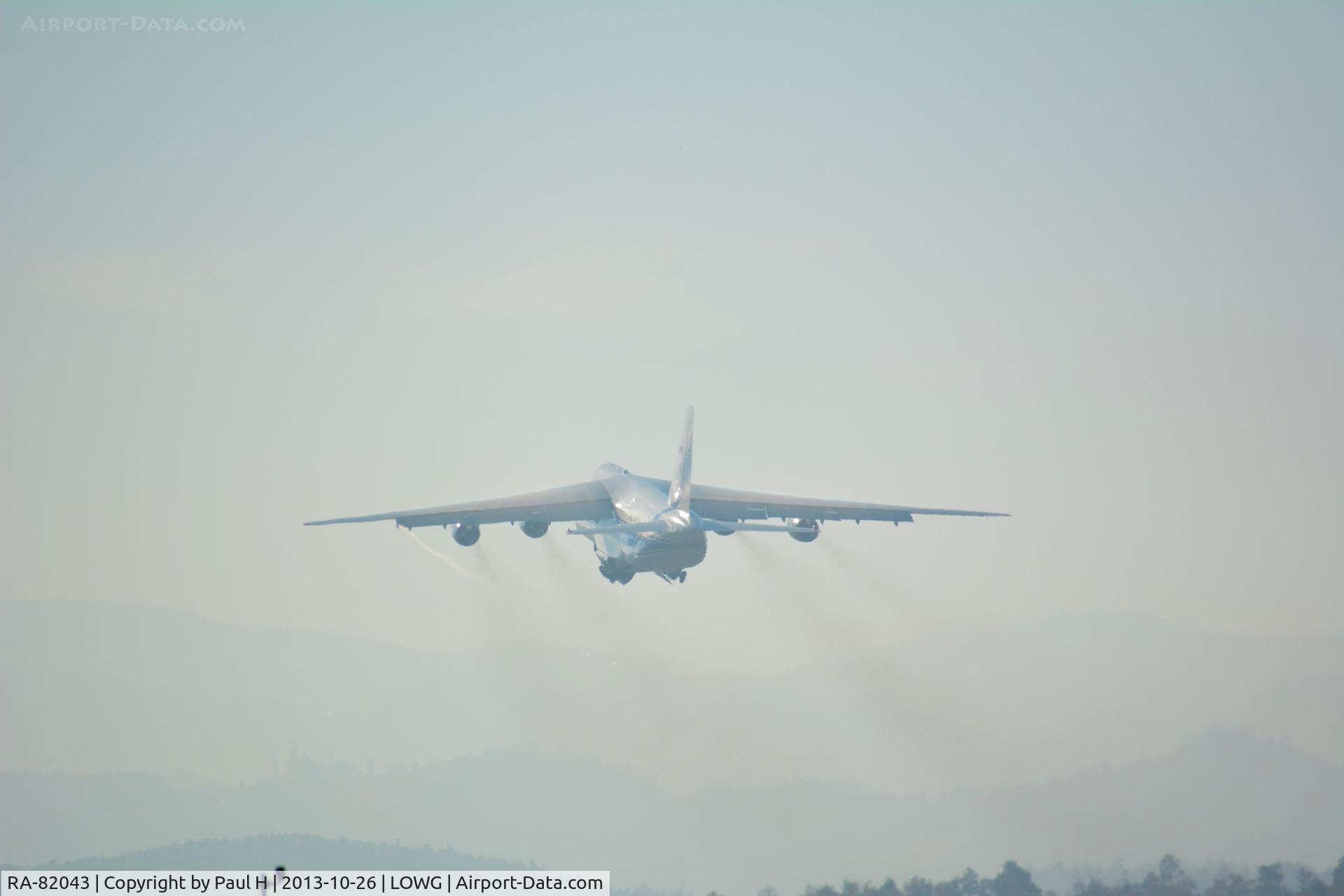RA-82043, 1990 Antonov An-124-100 Ruslan C/N 9773054155101/0607, Take-off