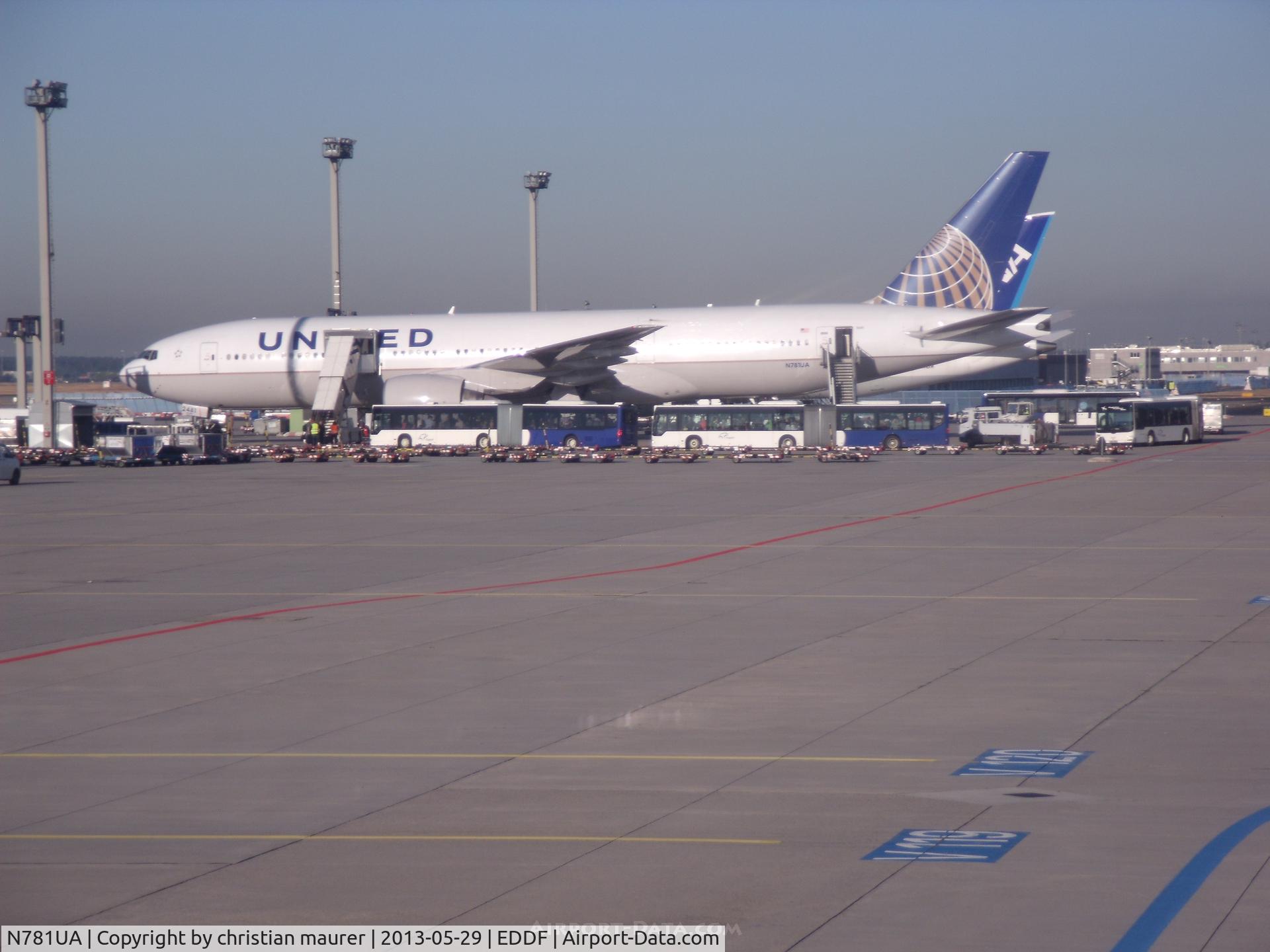 N781UA, 1996 Boeing 777-222 C/N 26945, 777-222