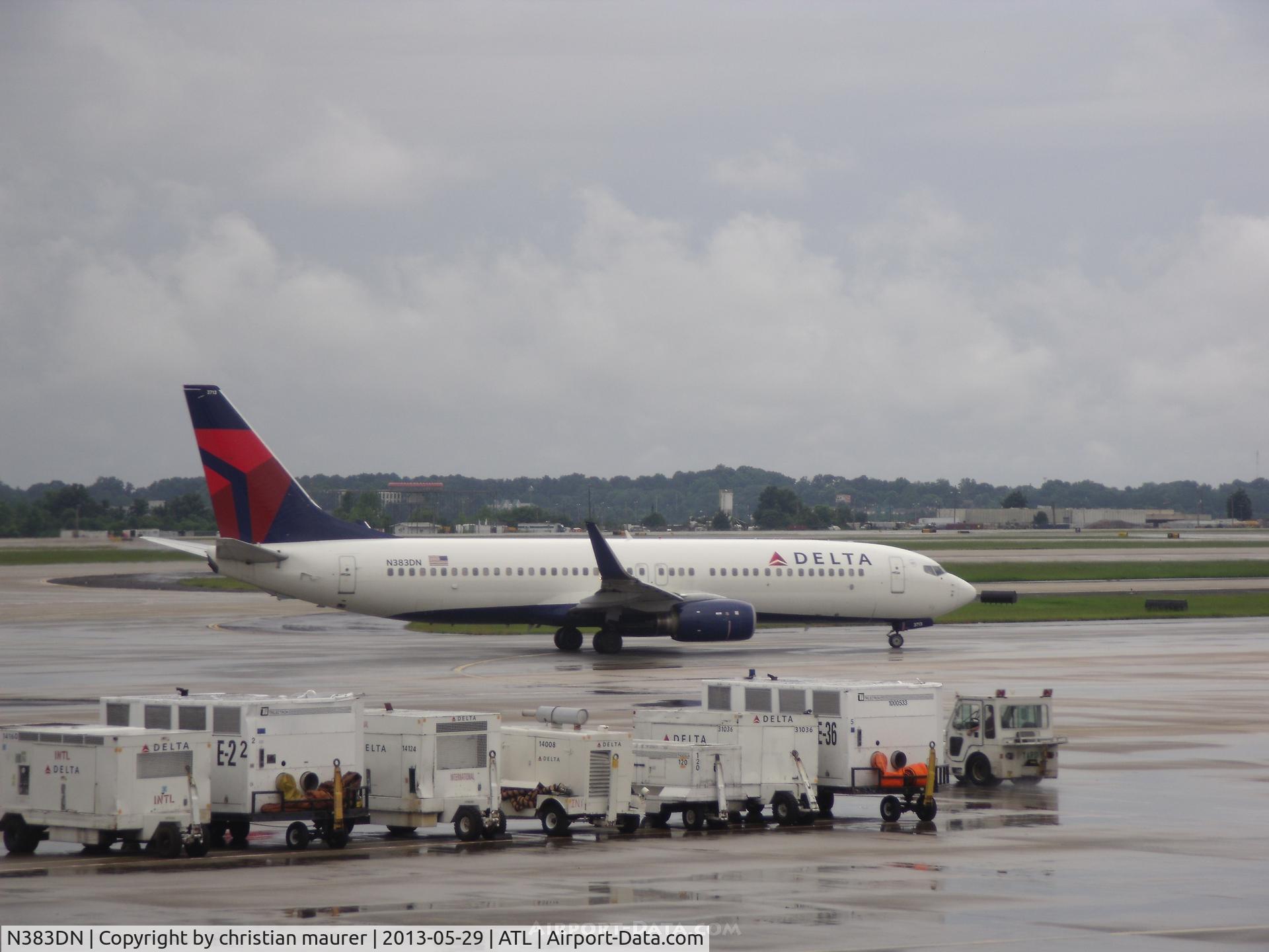 N383DN, 1999 Boeing 737-832 C/N 30346, 737-800