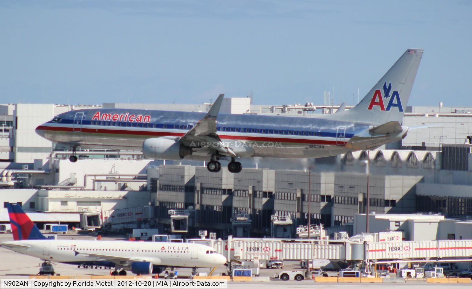 N902AN, 1999 Boeing 737-823 C/N 29504, American 737-800