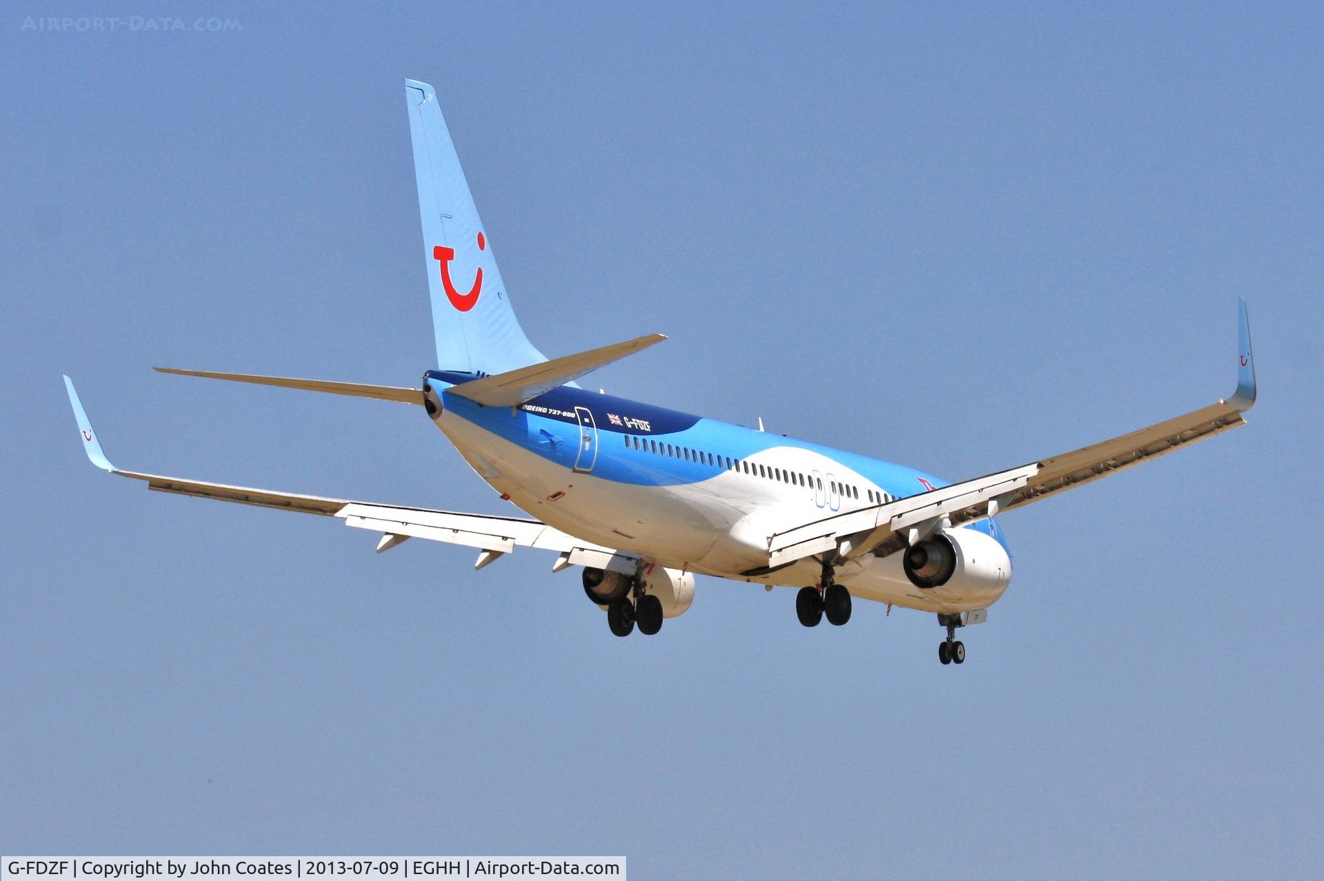 G-FDZF, 2008 Boeing 737-8K5 C/N 35138, Crossing the threshold on 08