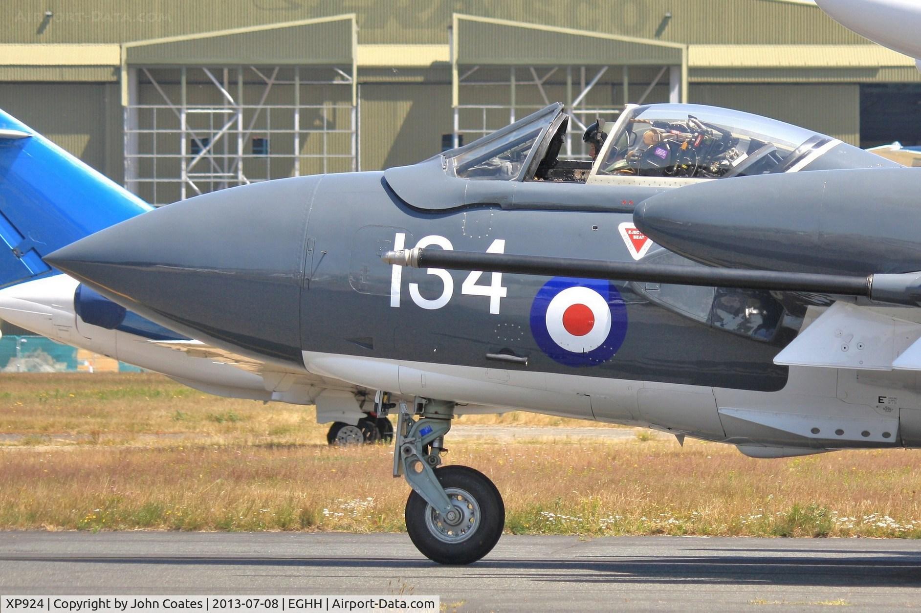 XP924, 1963 De Havilland DH-110 Sea Vixen D.3 C/N 10132, Close up of resident taxiing home