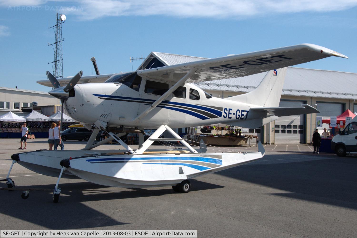 SE-GET, 1973 Cessna U206F Stationair Stationair C/N U206-01959, Cessna U206F floatplane parked at Örebro airport, Sweden.