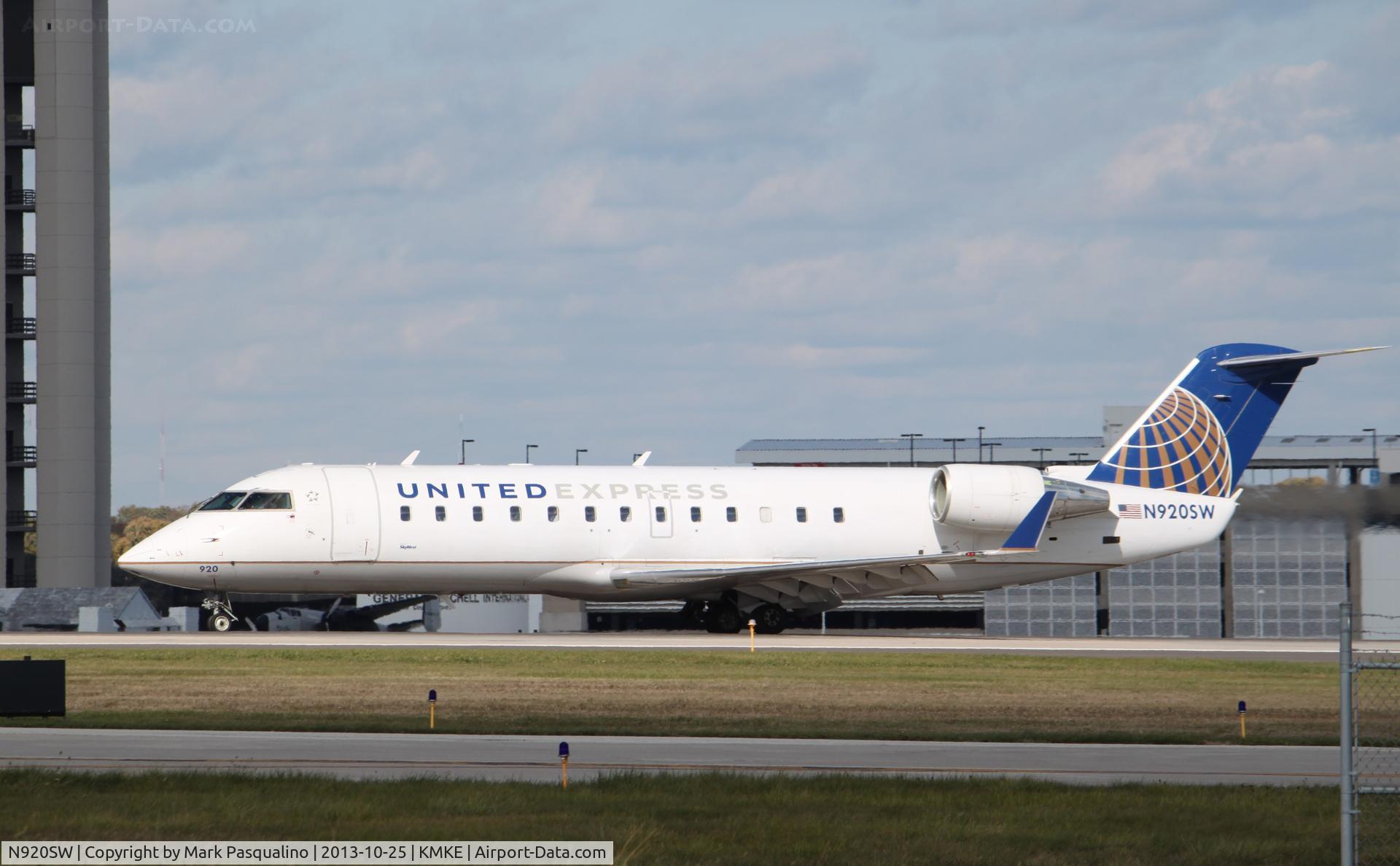 N920SW, 2002 Bombardier CRJ-200LR (CL-600-2B19) C/N 7660, CL-600-2B19