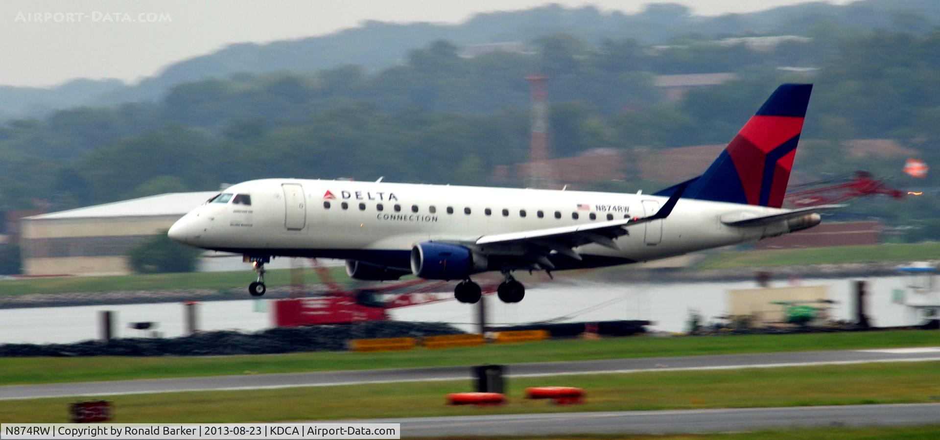 N874RW, 2006 Embraer 170SU (ERJ-170-100SU) C/N 17000148, Landing National