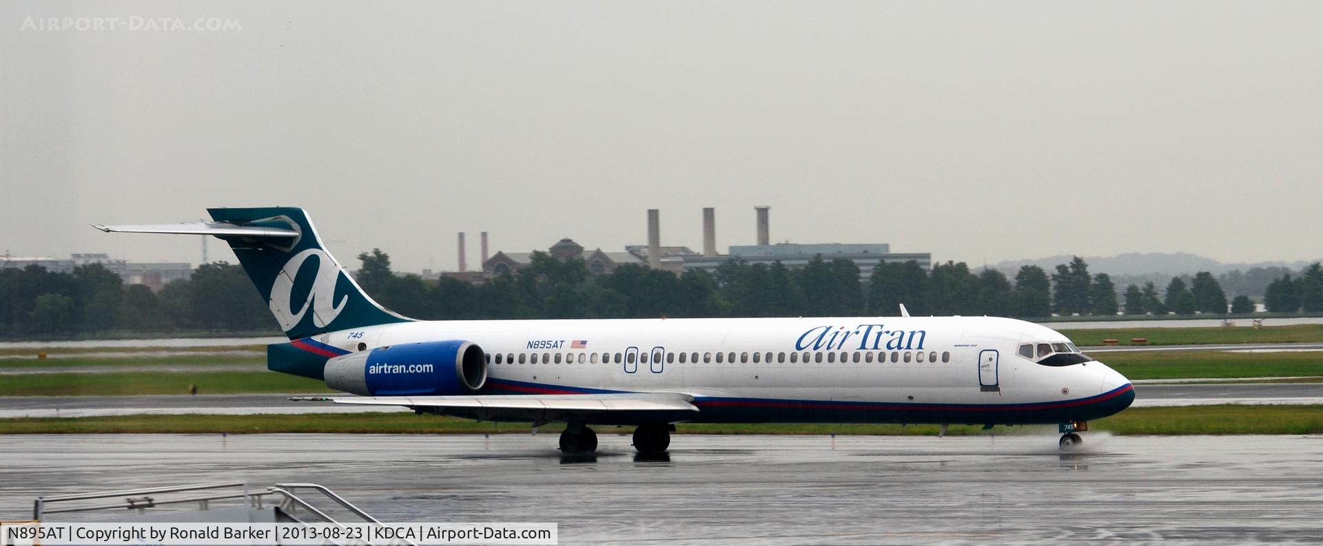 N895AT, 2004 Boeing 717-200 C/N 55047, Taxi National