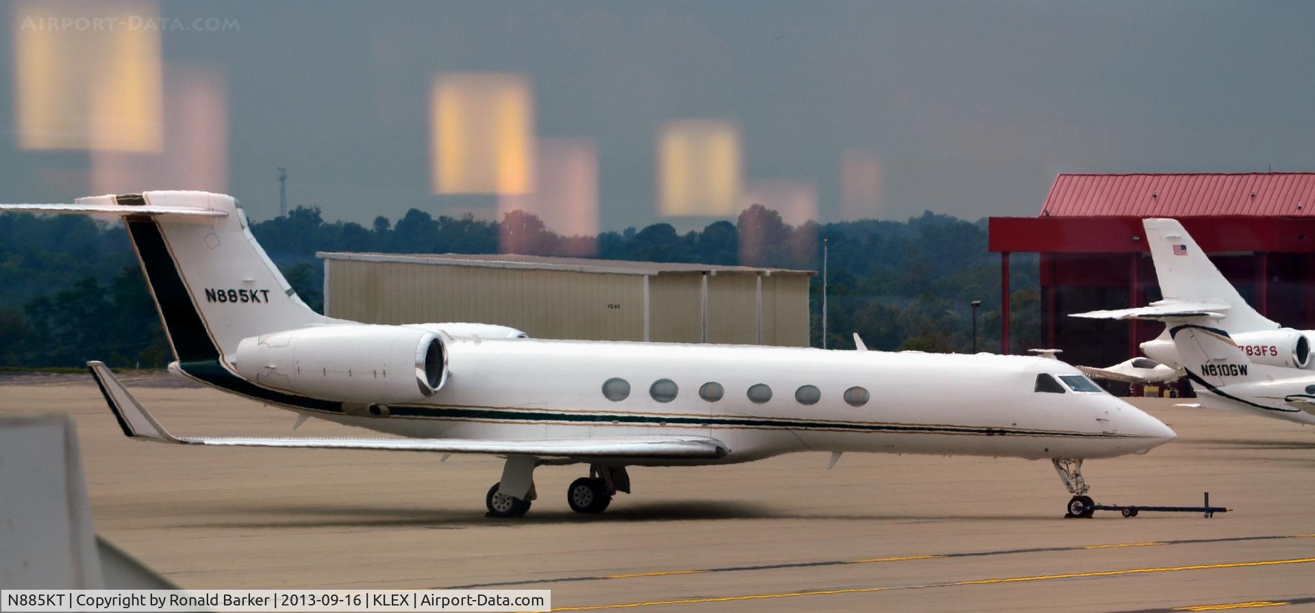 N885KT, 2002 Gulfstream Aerospace G-V C/N 699, Lexington
