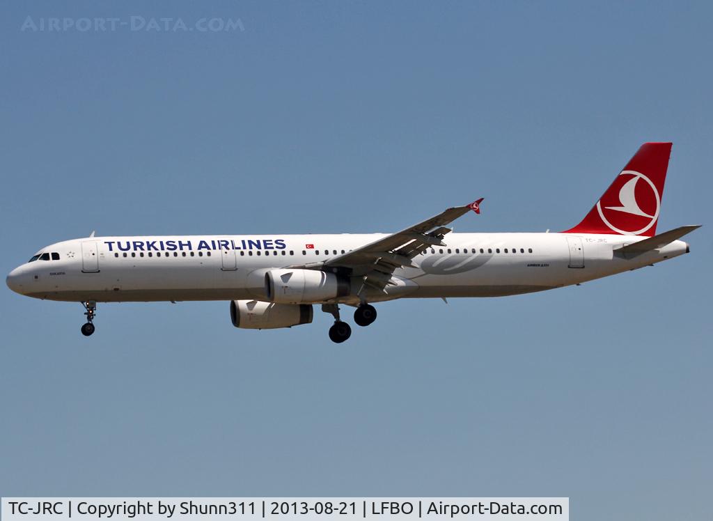 TC-JRC, 2006 Airbus A321-231 C/N 2999, Landing rwy 32L in new c/s