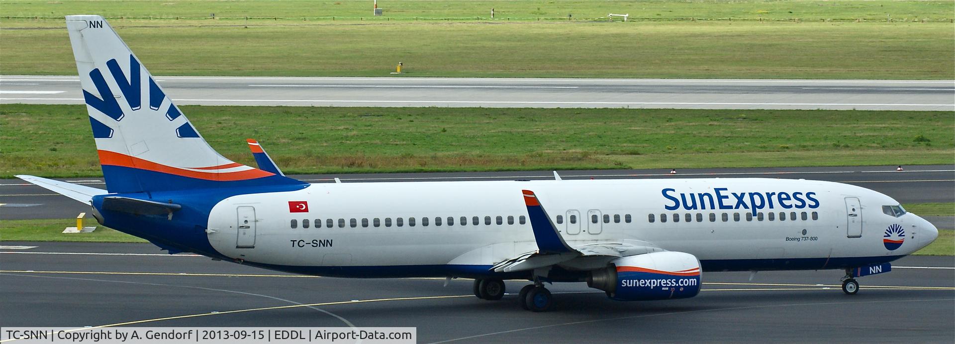 TC-SNN, 2010 Boeing 737-8HC C/N 40775, Sun Express, is taxiing to the runway at Düsseldorf Int´l(EDDL)