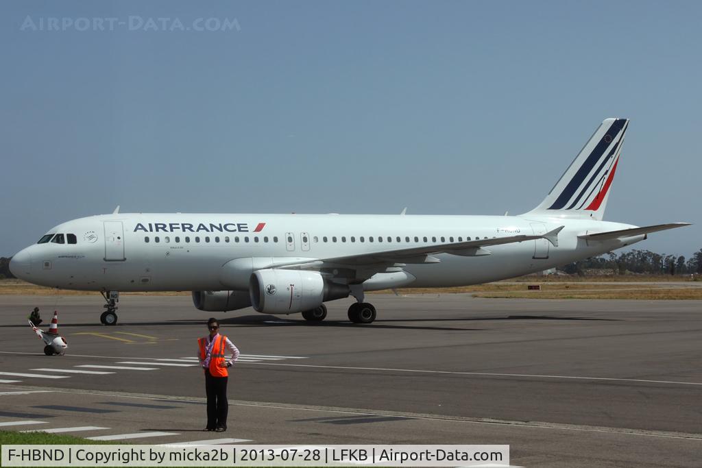 F-HBND, 2011 Airbus A320-214 C/N 4604, Parked